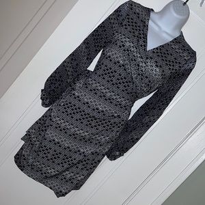 Diane Von Furstenberg long sleeve wrap dress size 0